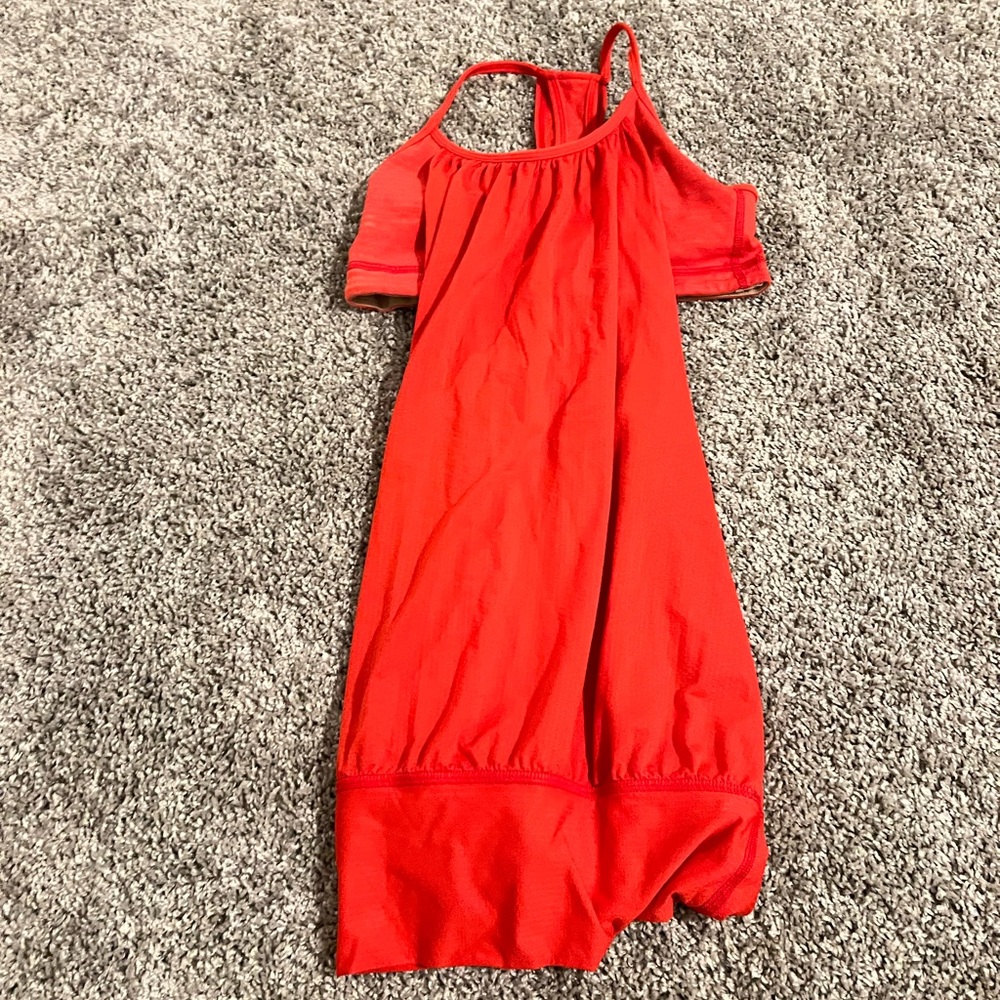 Lulu Lemon size 4 tank top built in bra, red color (second pic) great condition